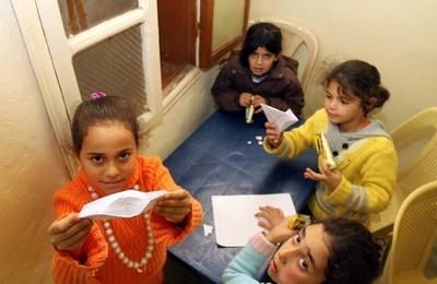 弾圧続くシリア、難民の子どもたちを脅かす暴力の影