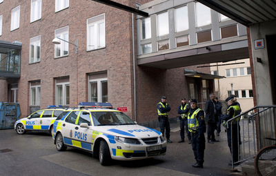 スウェーデンのビクトリア王女が女児出産、首都で祝砲