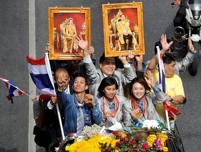 タイのメダリストがバンコク市内をパレード