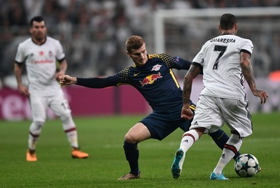 ファンの「声援」でめまい ドイツ代表FW、敵地洗礼で途中交代