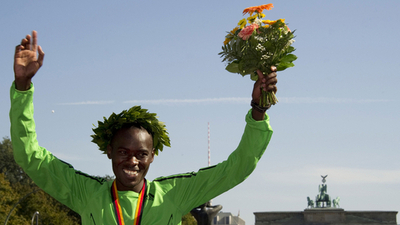 マカウ 世界新記録で優勝、ベルリンマラソン