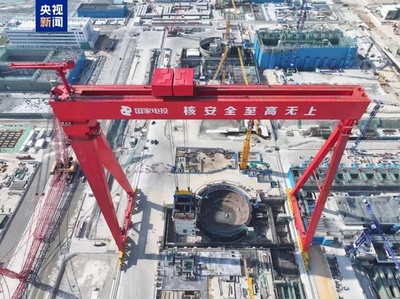 中国の原子力発電所建設初の1600トン大型ガントリークレーン 揚重作業を完了