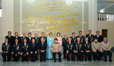 金総書記から正恩氏への権力移譲、「毛皮の帽子」が決め手か 北朝鮮