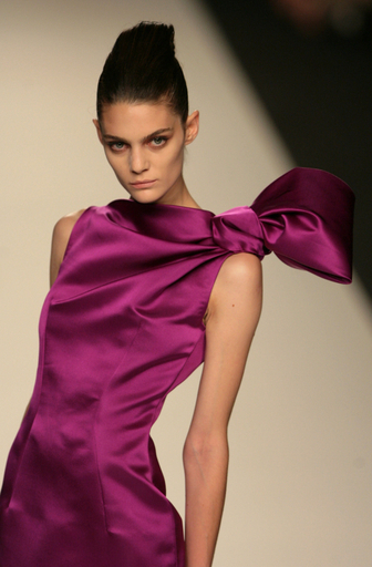 ＜08年春夏パサレラ・シベレス＞フアンホ・オリバ、新作を発表