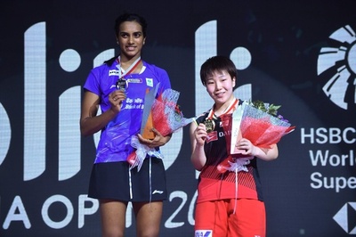 山口茜が初優勝、フクヒロは日本勢対決制し連覇 インドネシアOP