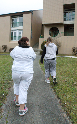 10代での過体重、中年期の大腸がん発症リスク倍増 研究