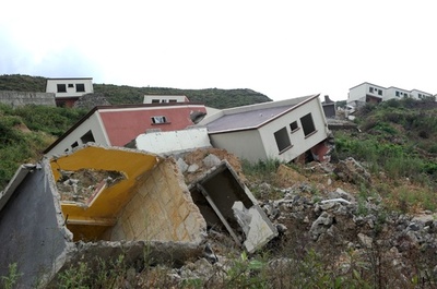 不安定な地盤上に住宅建設、倒壊相次ぐ ホンジュラス