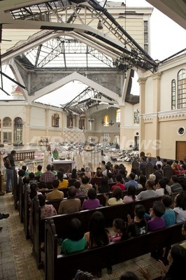 フィリピンの台風被災者 日曜礼拝で祈り 写真11枚 ファッション ニュースならmode Press Powered By Afpbb News