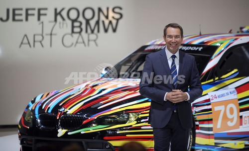 米芸術家J・クーンズ、ルマン出場のBMWを塗装 米芸術家J・クーンズ、ルマン出場のBMWを塗装