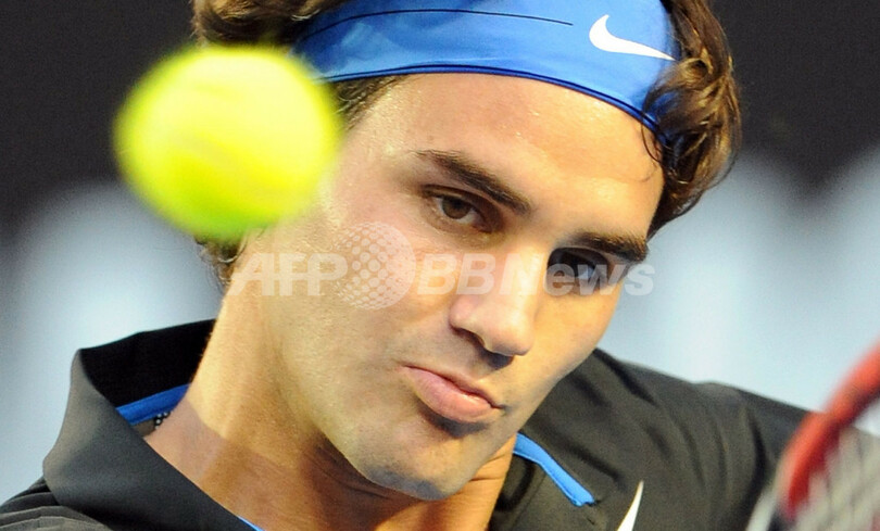 ジョコビッチ フェデラーを降し自身初の全豪決勝進出