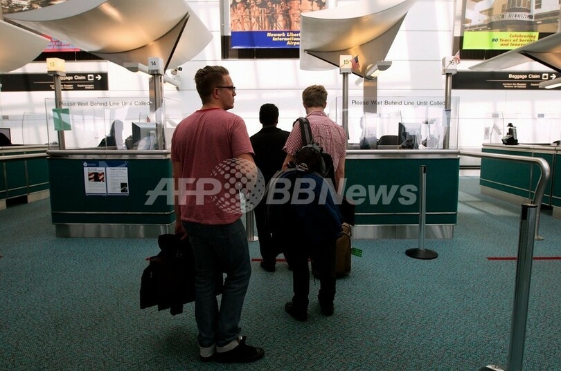 「お別れのキス」で厳戒の米空港に緊張走る