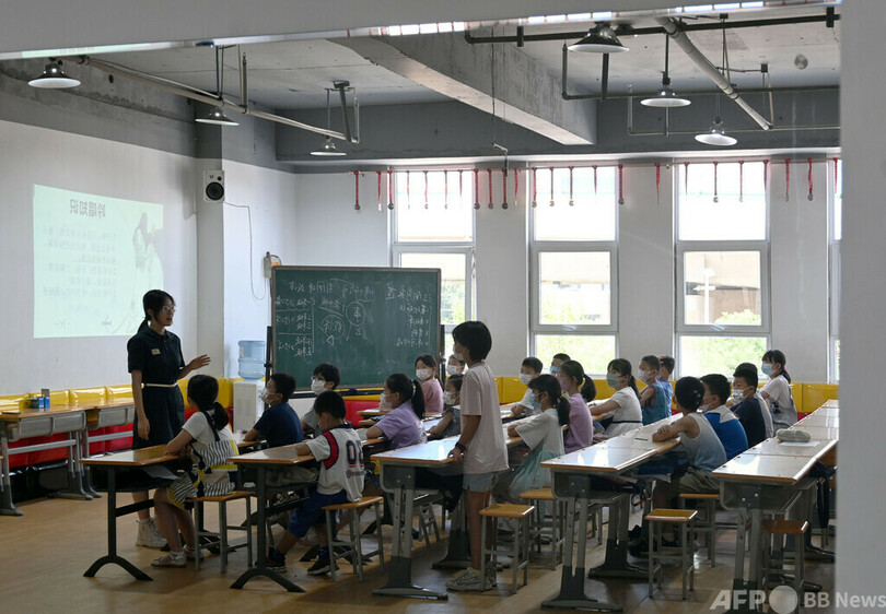 小学校が児童に英語で「卒論問答」 ネットで「やりすぎ」批判 中国・雲南省