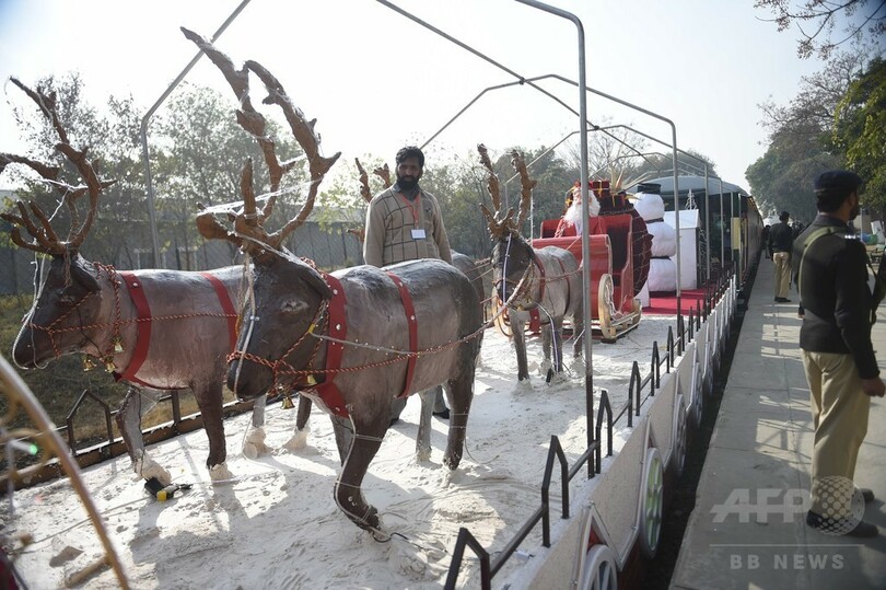イスラム教徒が大多数のパキスタンでクリスマス列車 寛容求める 写真8枚 国際ニュース Afpbb News