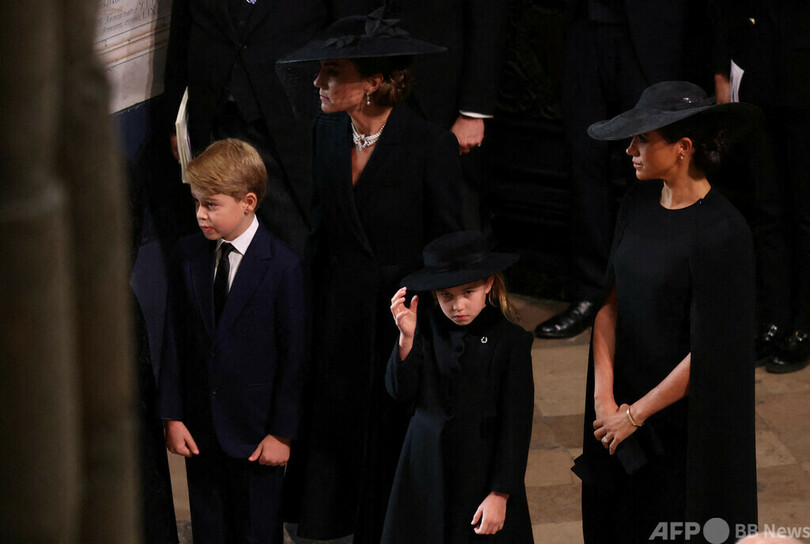 キャサリン妃、英女王国葬で日本の真珠着用