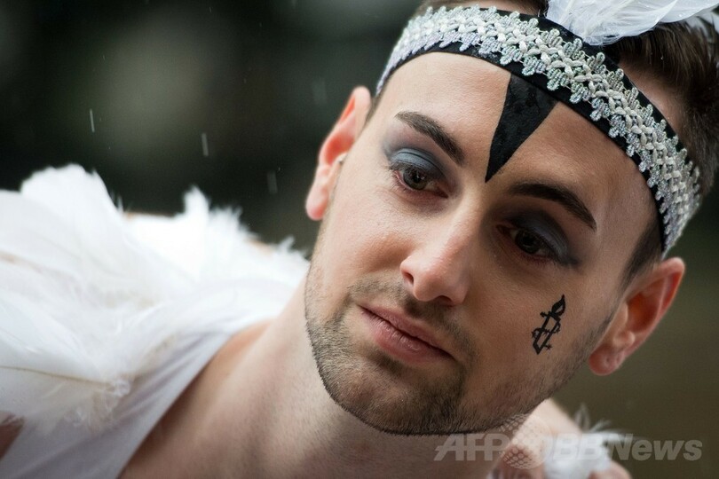 「白鳥の湖」でロシアの反同性愛法を非難、ロンドン