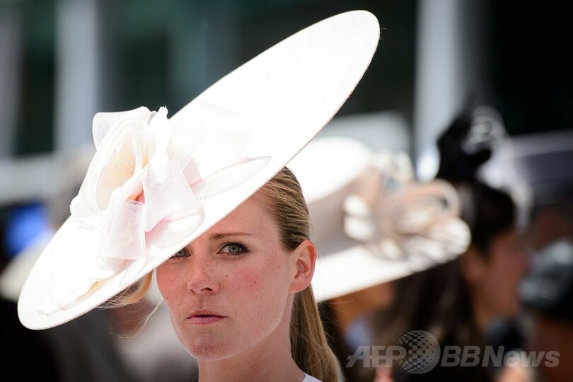 華やかな帽子がいっぱい、英国伝統レース｢ロイヤルアスコット｣