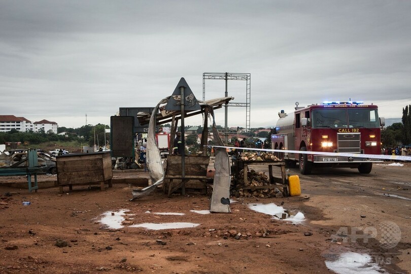 タンクローリー火災で2つの給油所巻き込む大爆発、7人死亡 ガーナ