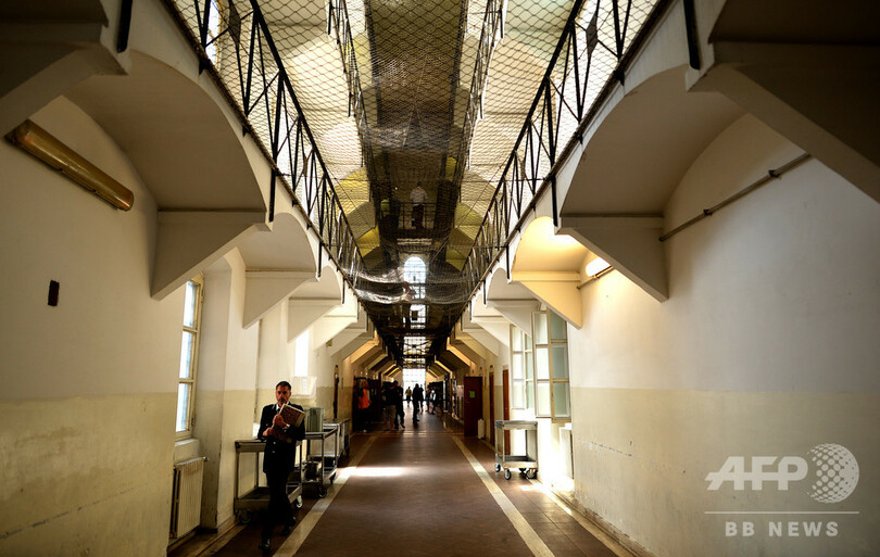 イタリア各地の刑務所で暴動、感染防止の面会禁止に抗議 1人死亡
