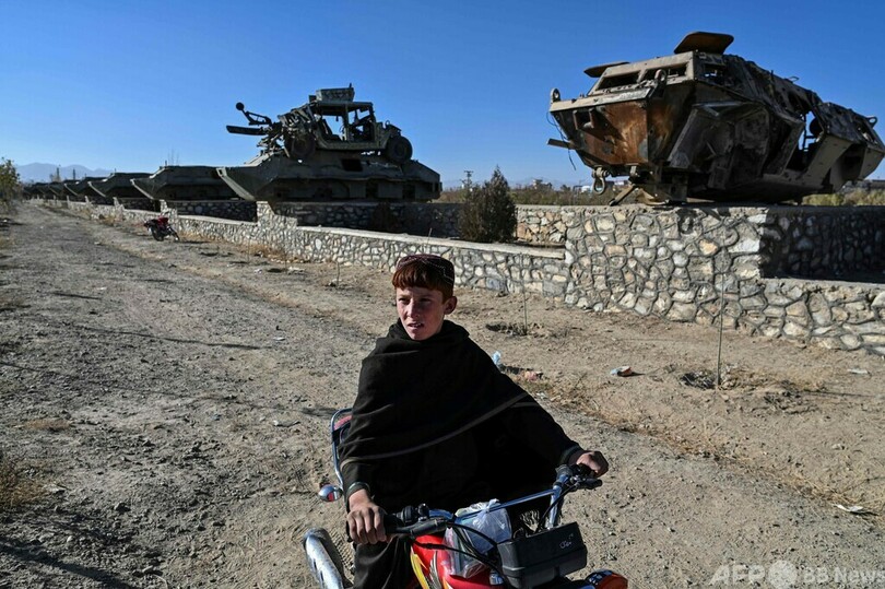 タリバン戦利品を一般公開 米軍の装甲車や防爆壁 アフガン