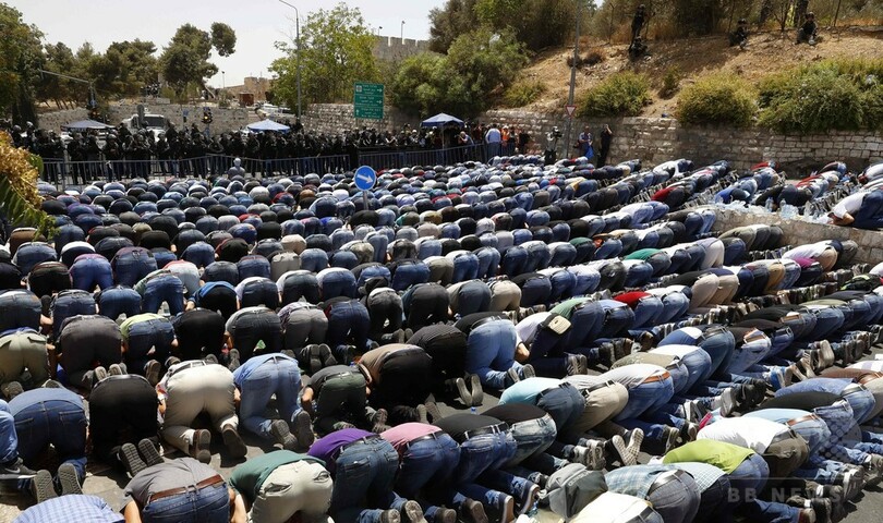 イスラエル当局、金曜礼拝の聖地入域を一部制限 礼拝後はおおむね平穏