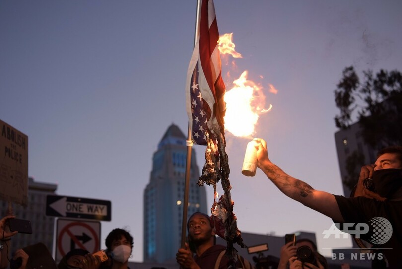 黒人男性死亡で抗議デモ続く 暴動で1人死亡 米
