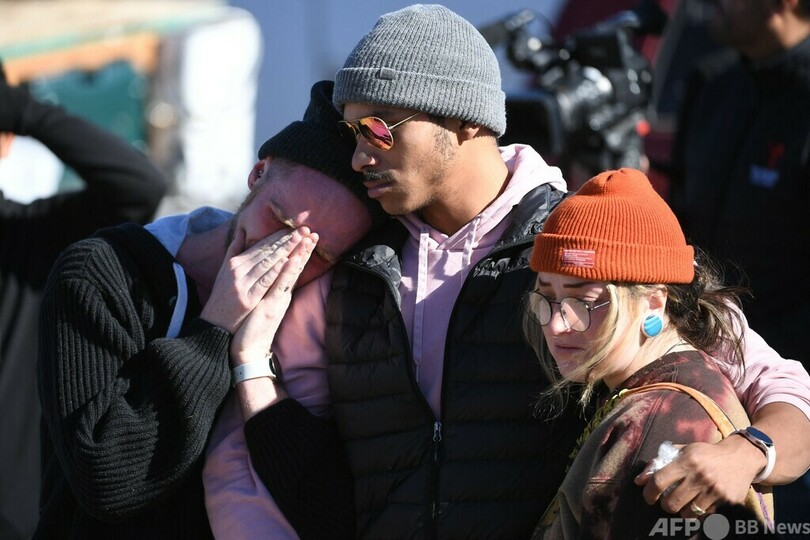 性的少数者集まるクラブで銃撃、5人死亡 米コロラド州