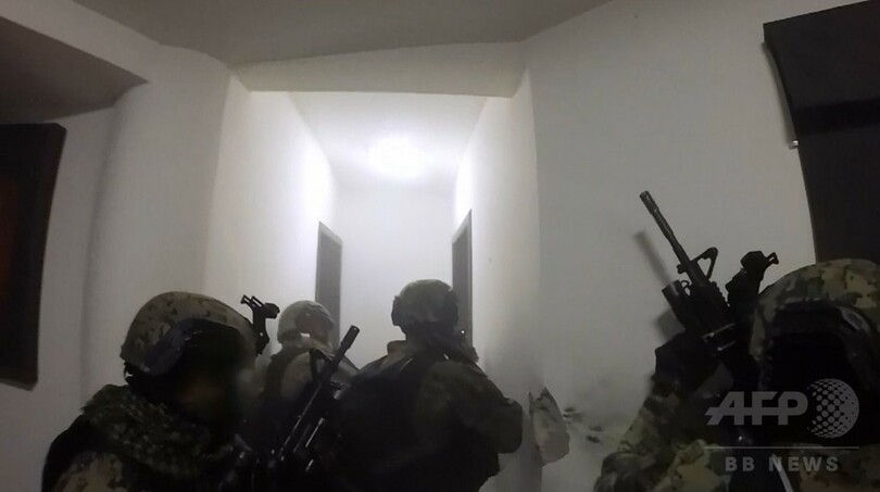 拘束の脱獄麻薬王、潜伏先から隠しトンネルで脱出 メキシコ