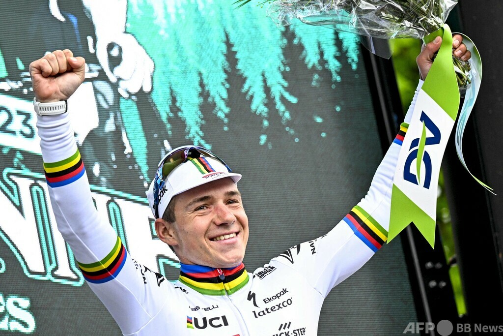 エベネプール連覇、ポガチャルは手首骨折 リエージュ～バストーニュ～リエージュ 写真6枚 国際ニュース：AFPBB News