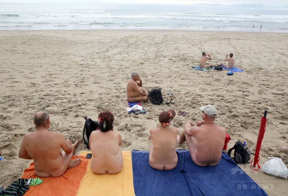 ドイツ  ヌーディストビーチ ドイツでヌーディスト歓喜！ 「公共の場での全裸」を合法化 - 気 ...
