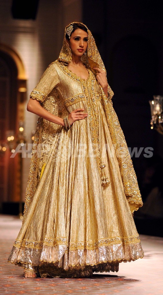 ＜インド・ブライダル・ファッション・ウィーク 2013＞Preeti S. Kapoor