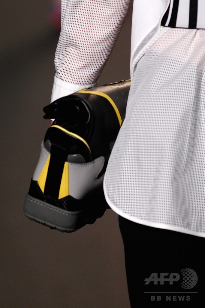 スニーカースタイルがさらに進化！？「アレキサンダー ワン」15年春夏