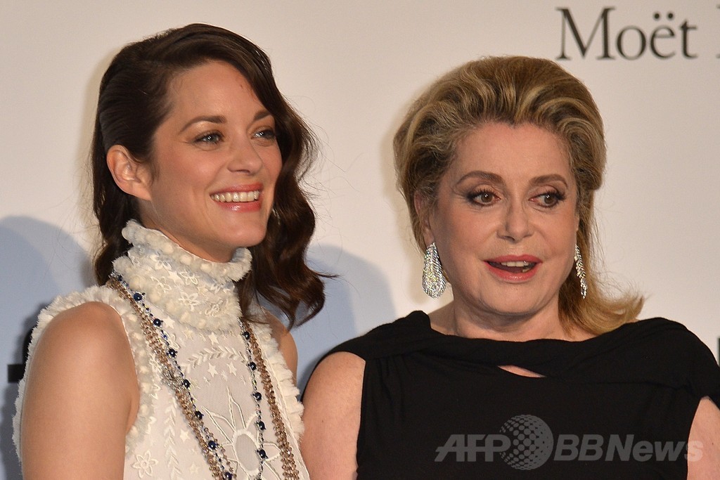カンヌ恒例のamfARチャリティ・ガラ、豪華セレブが出席
