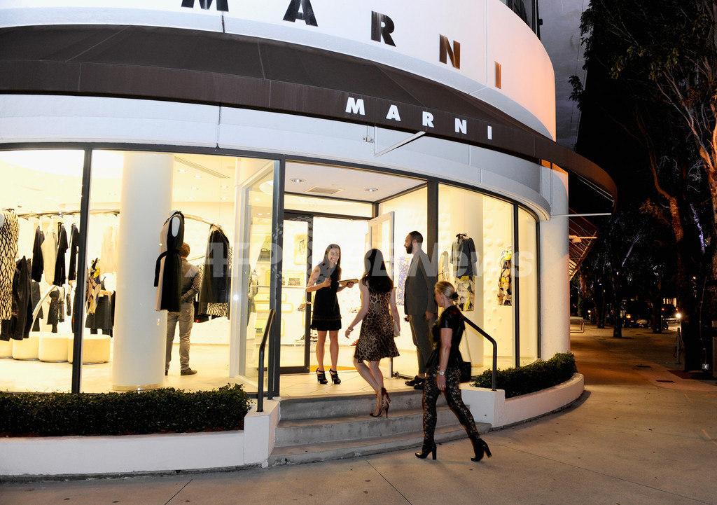 マルニ、「アートバーゼル・マイアミビーチ」でリゾートコレクション展示