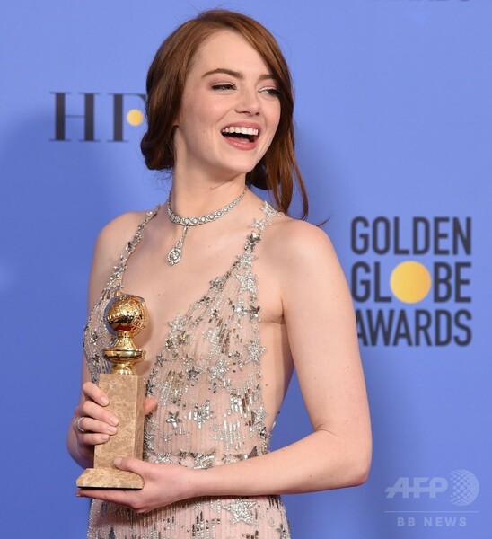 第74回ゴールデン・グローブ賞、主演女優賞エマのファッションに注目