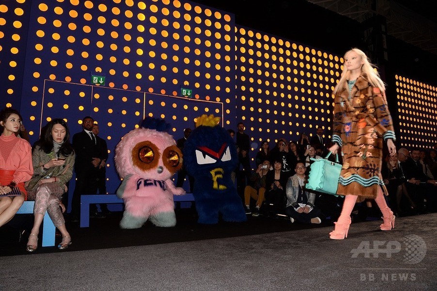 フェンディ、「フェンディルミ」のファーチャーム発売