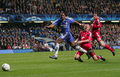 ボールの行方を見つめるチェルシーのディディエ・ドログバ（%%Didier Drogba%%）。（2008年4月30日撮影）(c)AFP/CARL DE SOUZA
