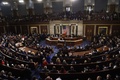 米首都ワシントンの連邦議会議事堂で演説するナンシー・ペロシ下院議長（2019年1月3日撮影）。(c)SAUL LOEB / AFP