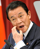 首相官邸で記者会見に臨む麻生太郎（Taro Aso）首相（2009年4月10日撮影）。(c)AFP/Toru YAMANAKA