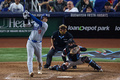 24MLB、マイアミ・マーリンズ対ロサンゼルス・ドジャース。7回に50号本塁打を放つロサンゼルス・ドジャースの大谷翔平（2024年9月19日撮影）。(c)Chris Arjoon/Getty Images/AFP