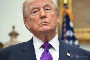 トランプ氏、自動車の排出基準を廃止 オバマ氏反発