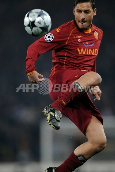 トッティ 2か月の離脱でCLのアーセナル戦欠場へ 写真1枚 国際ニュース