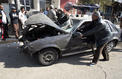 バグダッドで女が自爆、2人死亡