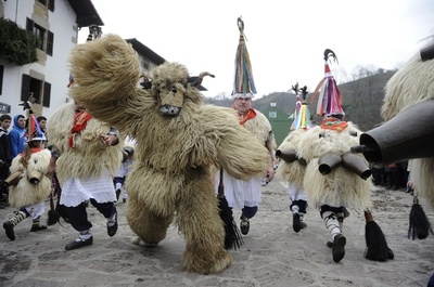 スペインでなまはげ？ナバーラ伝統の謝肉祭