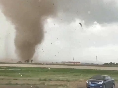 中国東北部の遼寧省各地で竜巻発生