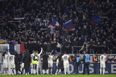 リヨンのサポが医療従事者に席提供、CL控え開催の試合で