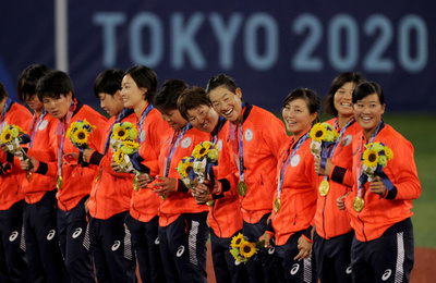 日本がソフトボールで金メダル 米国に勝利 東京五輪