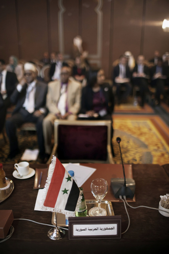 シリア反体制派全面支援、国連との合同平和維持部隊編成で合意、アラブ連盟