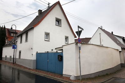 トランプ氏ゆかりの村「どうして誇りに思わなくてはならないのか？」