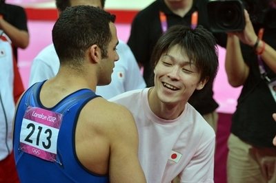内村が金メダル獲得、体操男子個人総合
