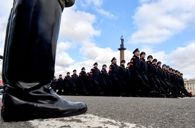 ロシアが軍事パレードリハーサル 対独戦勝77年